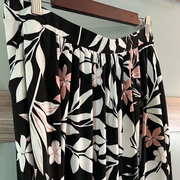 🔥 5 for $25 | Acting Pro | Black Floral Skirt Women’s XL - Picture 5 of 6
